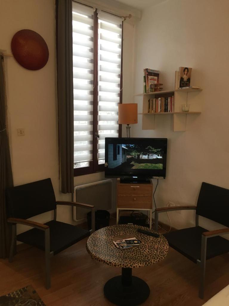 Appart Sympa Dans Le Vieux Nîmes Zewnętrze zdjęcie
